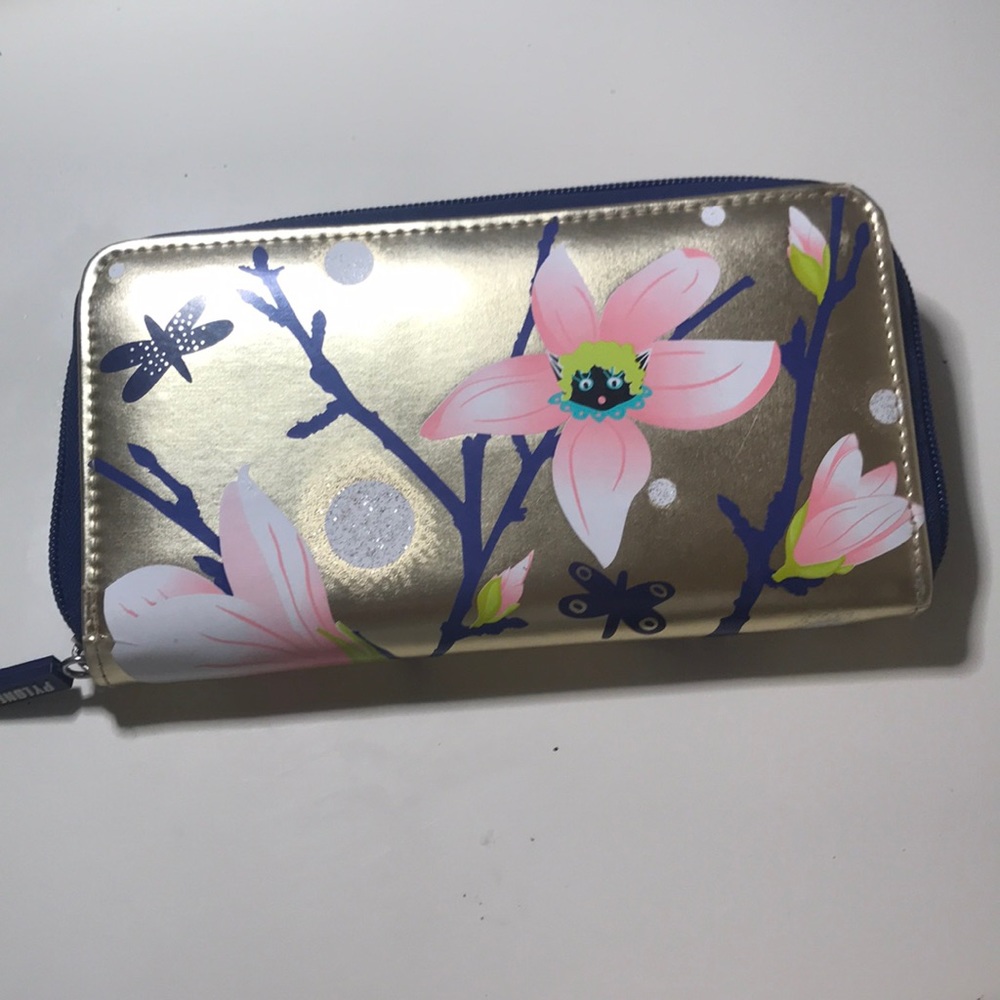 Flower clutch